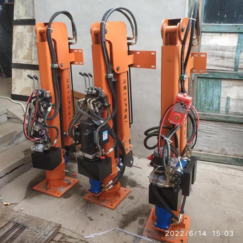 长沙市重汽蓝牌随车吊 3.2吨 国六动力强 液压驱动 农用自卸起重机